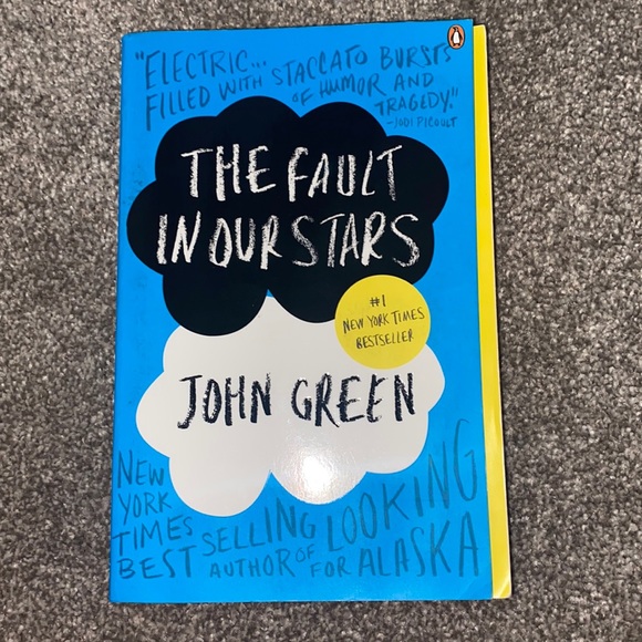2/$10 The Fault In Out Stars Book - Picture 1 of 3